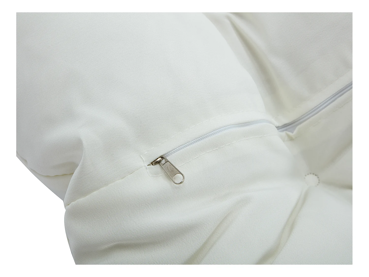 Poltrona sospesa in resina intrecciata Grigio chiaro con cuscini bianchi - OROSI di MYLIA