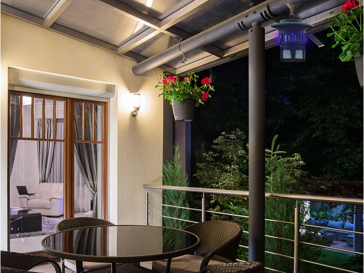 Lampada Anti-Insetti da tavolo con luce ultravioletta 13W con una ventola per superfici di 50m2