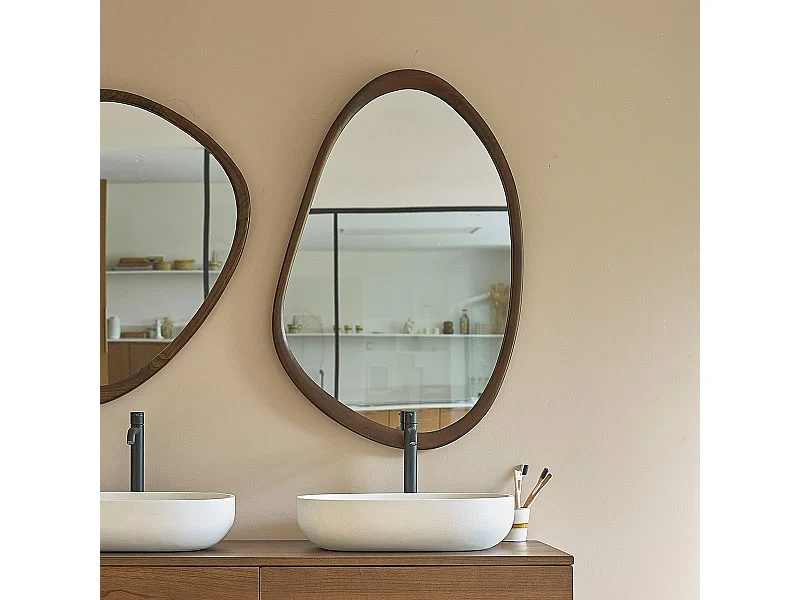 Miroir organique en mindi massif finition noyer 60x90 cm