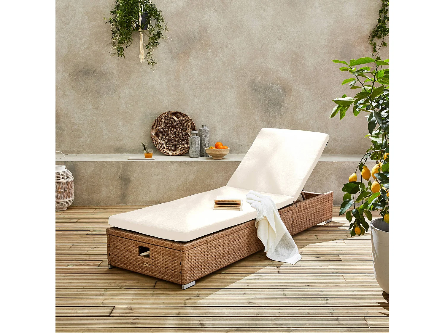 Bain de soleil. résine tressée. coussins polyester beige. multi-position. Olbia L195 x P65 x H32/97cm