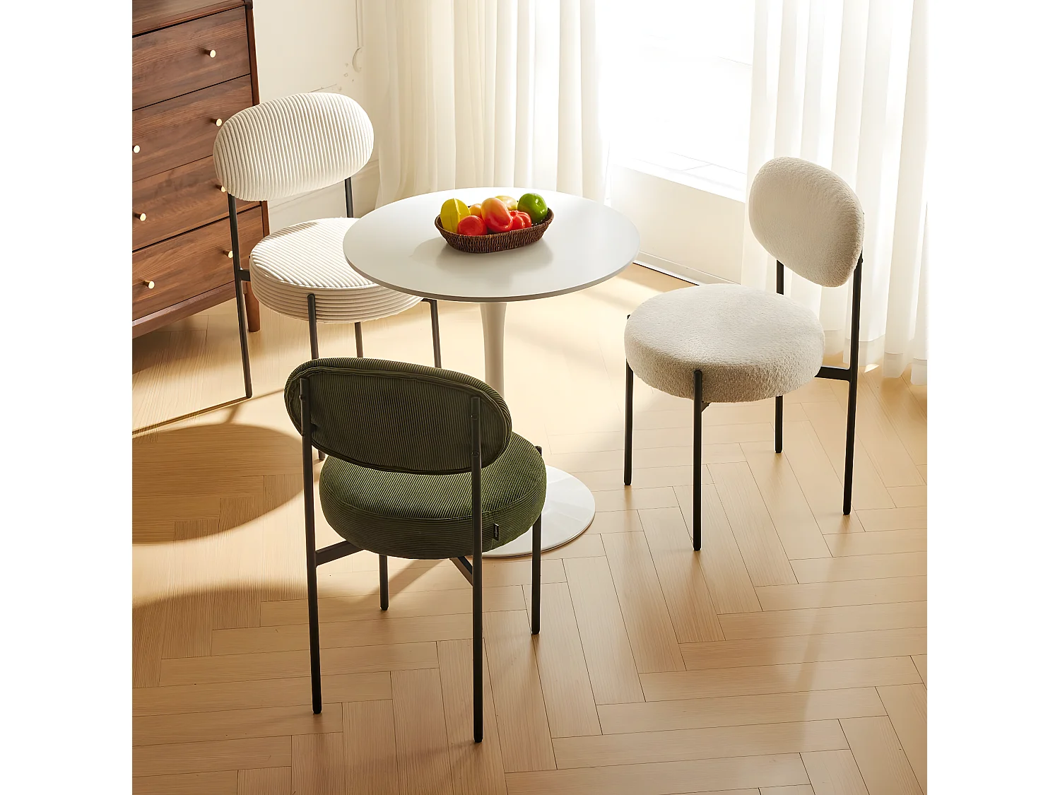 Lot de 2 chaises en velours côtelé vert, piètement métal noir - Evora