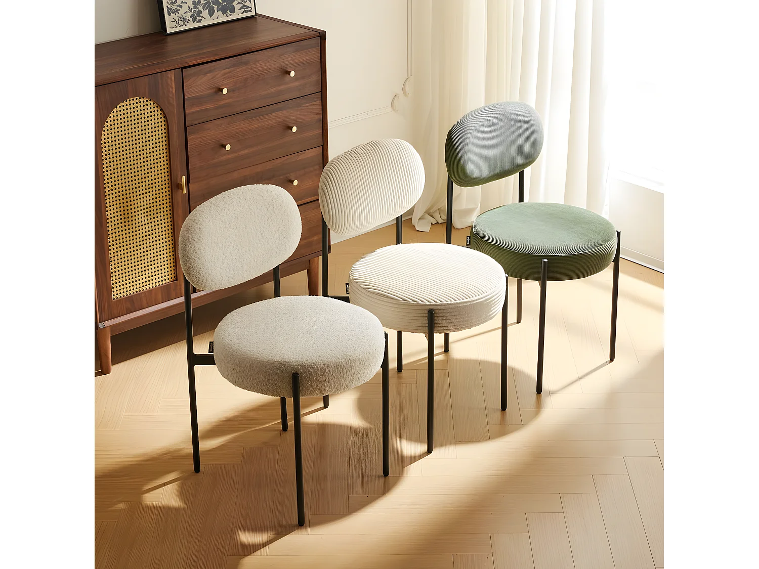 Lot de 2 chaises en velours côtelé vert, piètement métal noir - Evora