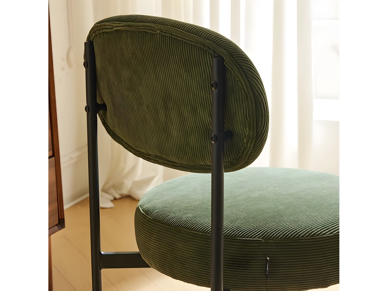 Lot de 2 chaises en velours côtelé vert, piètement métal noir - Evora