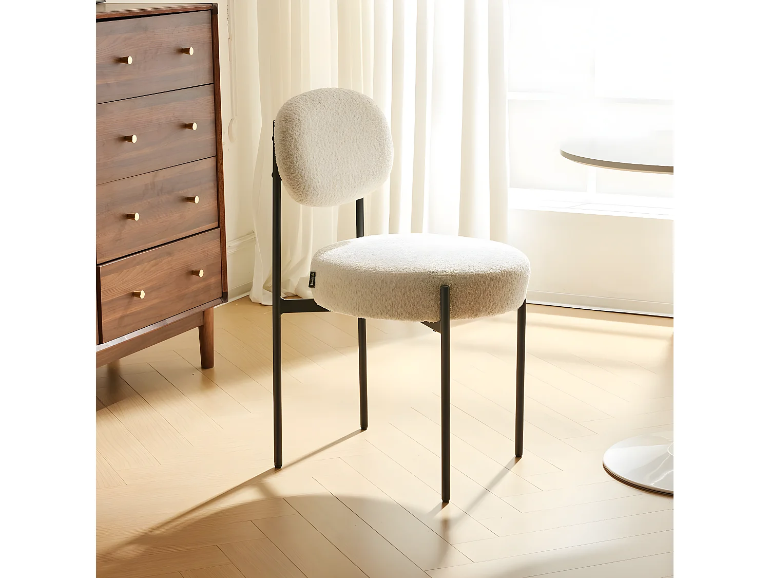 Lot de 2 chaises en tissu bouclé écru, piètement métal noir - Evora