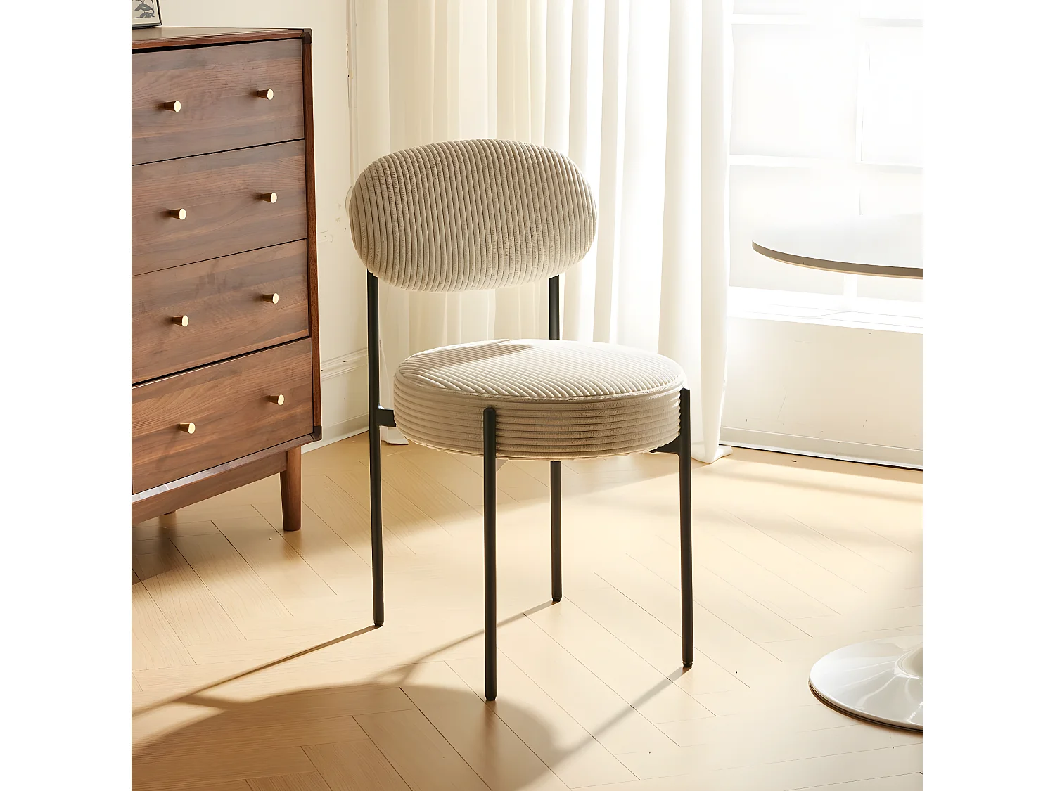 Lot de 2 chaises en velours côtelé beige, piètement métal noir - Evora