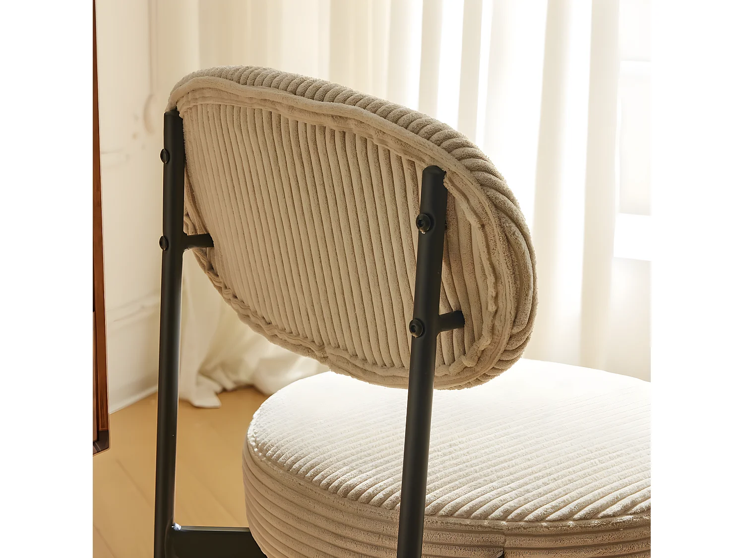 Lot de 2 chaises en velours côtelé beige, piètement métal noir - Evora