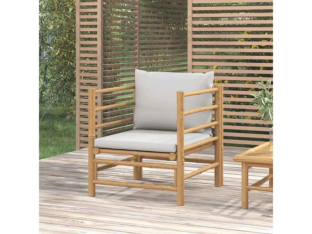 Gartensessel mit Hellgrauen Kissen Bambus