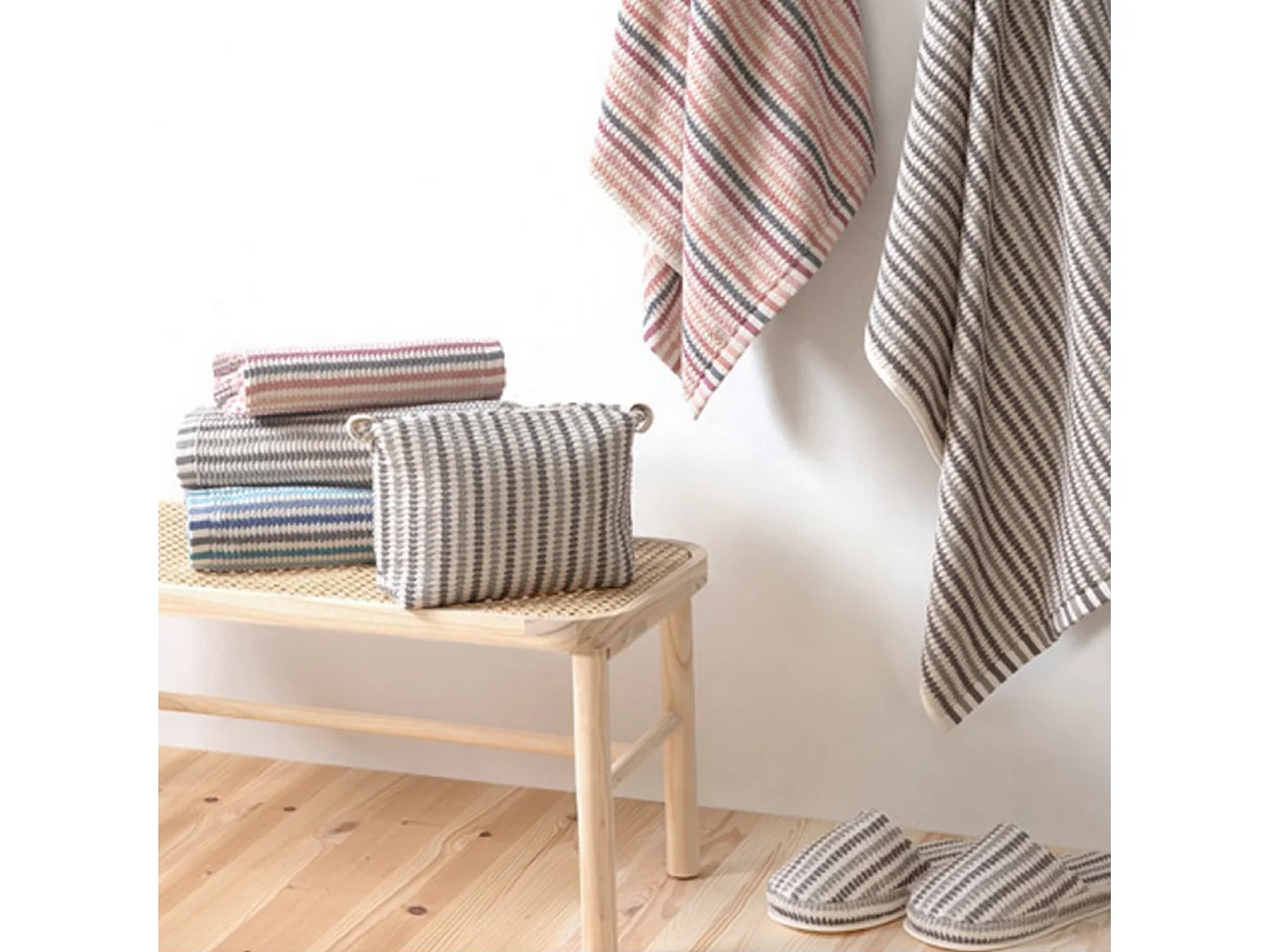 Drap de douche à rayures pur coton 70x140 cm collection BREEZE gris