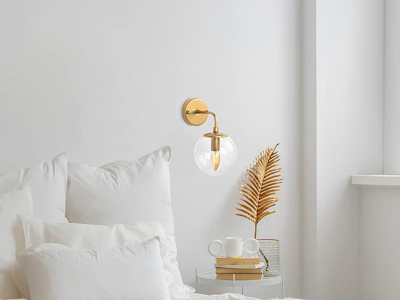 Aplique de parede em metal com globo D15 x 27 cm dourado - BARLATI