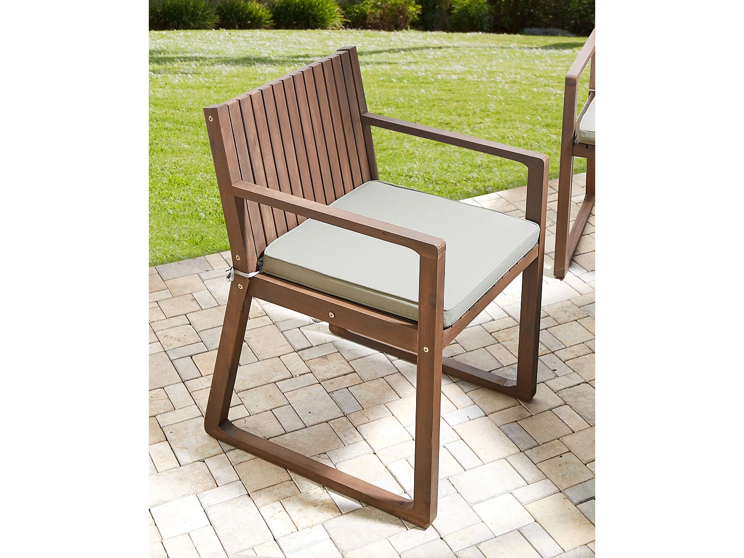 Lot de 8 chaises de jardin avec coussins SASSARI Acacia Taupe