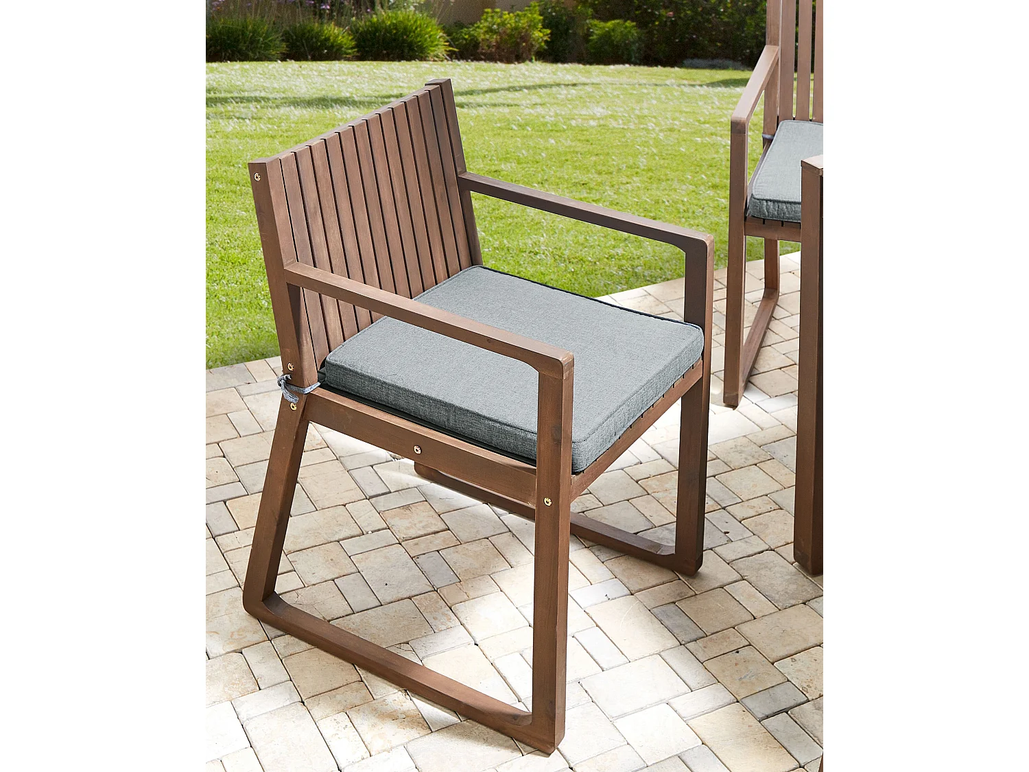 Lot de 8 chaises de jardin avec coussins SASSARI Acacia Gris