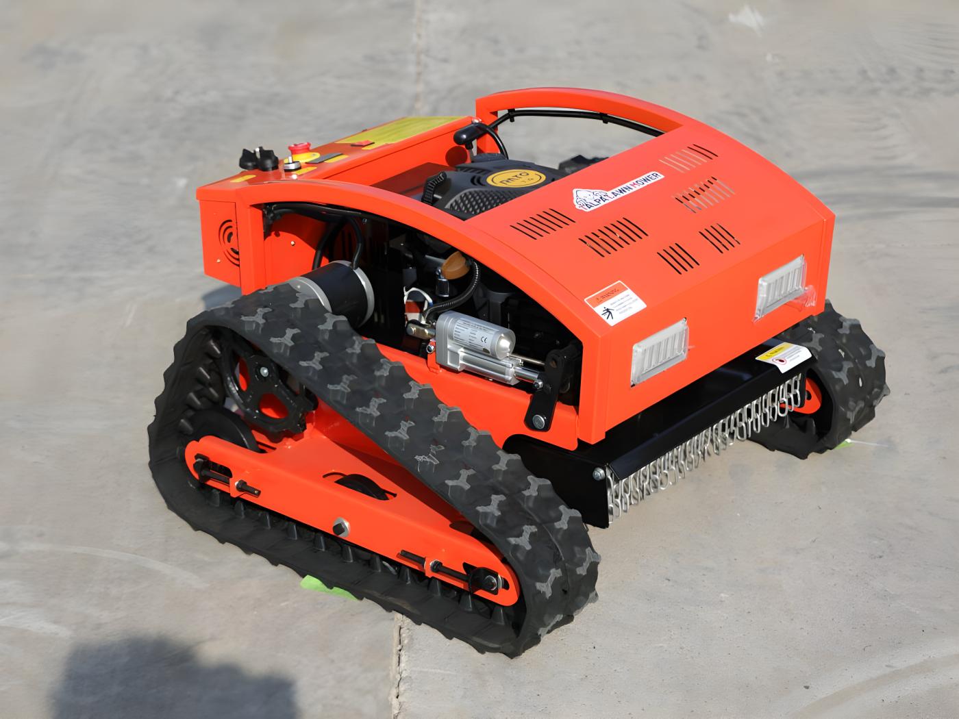Ferngesteuerter RaupenSchlegelmäher mit 225cm³Motor