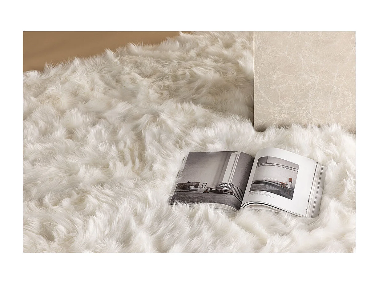 Tapis Imitation Fourrure "Katy" 160x230cm Blanc