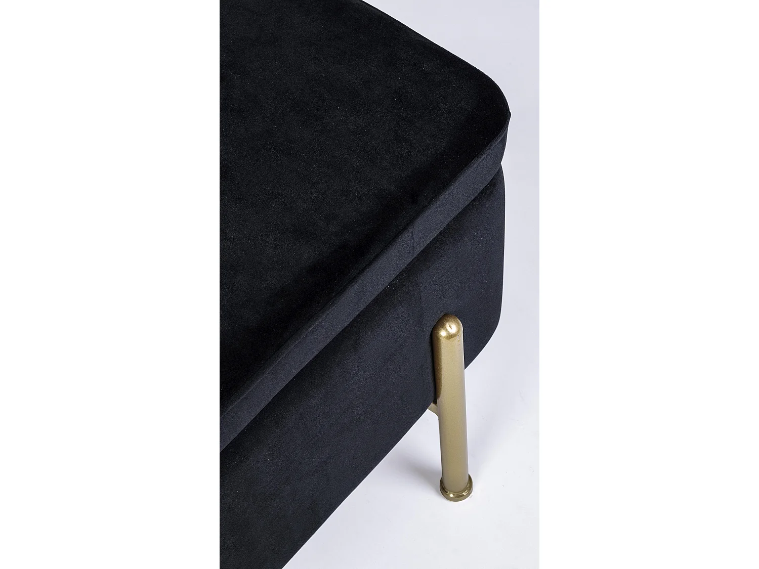 Banc coffre velours noir et pieds doré Inora 110cm