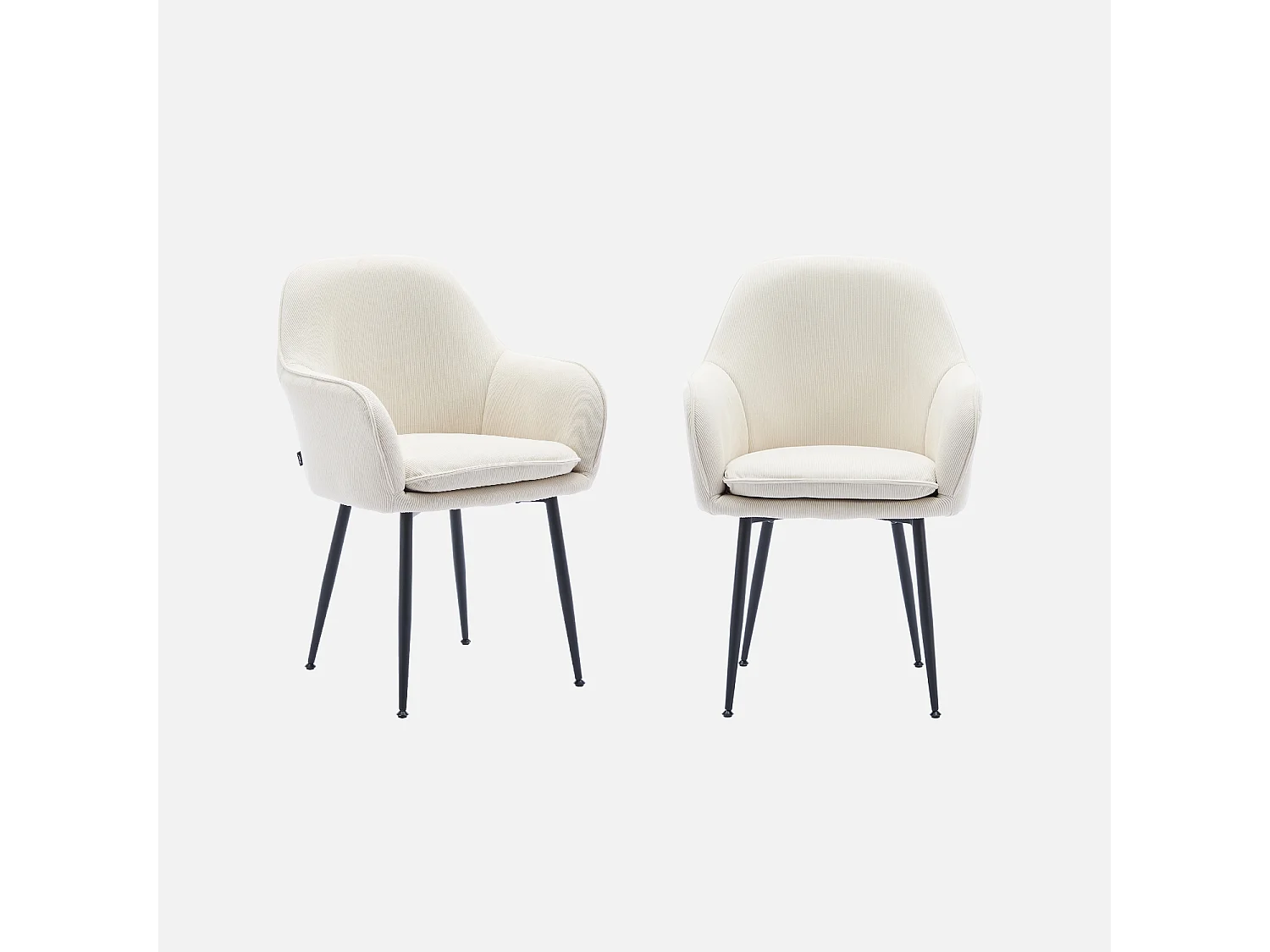 Lot de 2 fauteuils en velours côtelé blanc cassé et pieds en métal noir mat. L 57 x P 59 x H 84.5