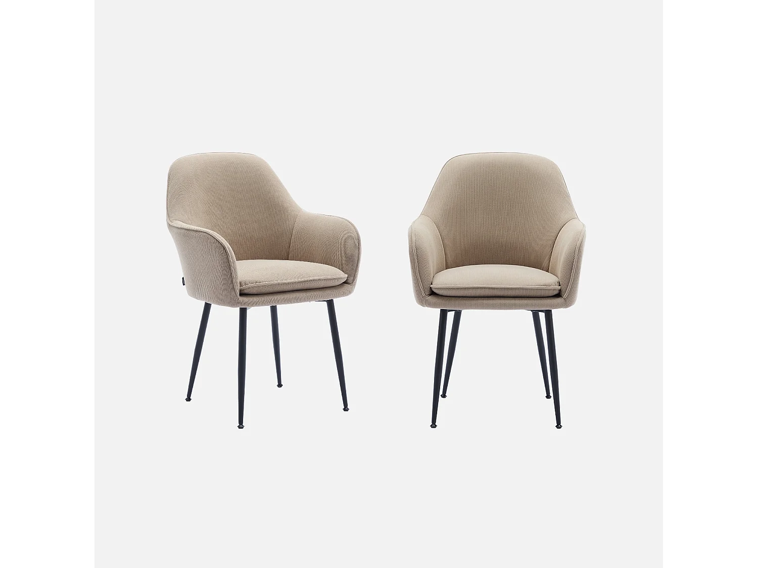 Lot de 2 fauteuils en velours côtelé beige et pieds en métal noir mat. L 57 x P 59 x H 84.5