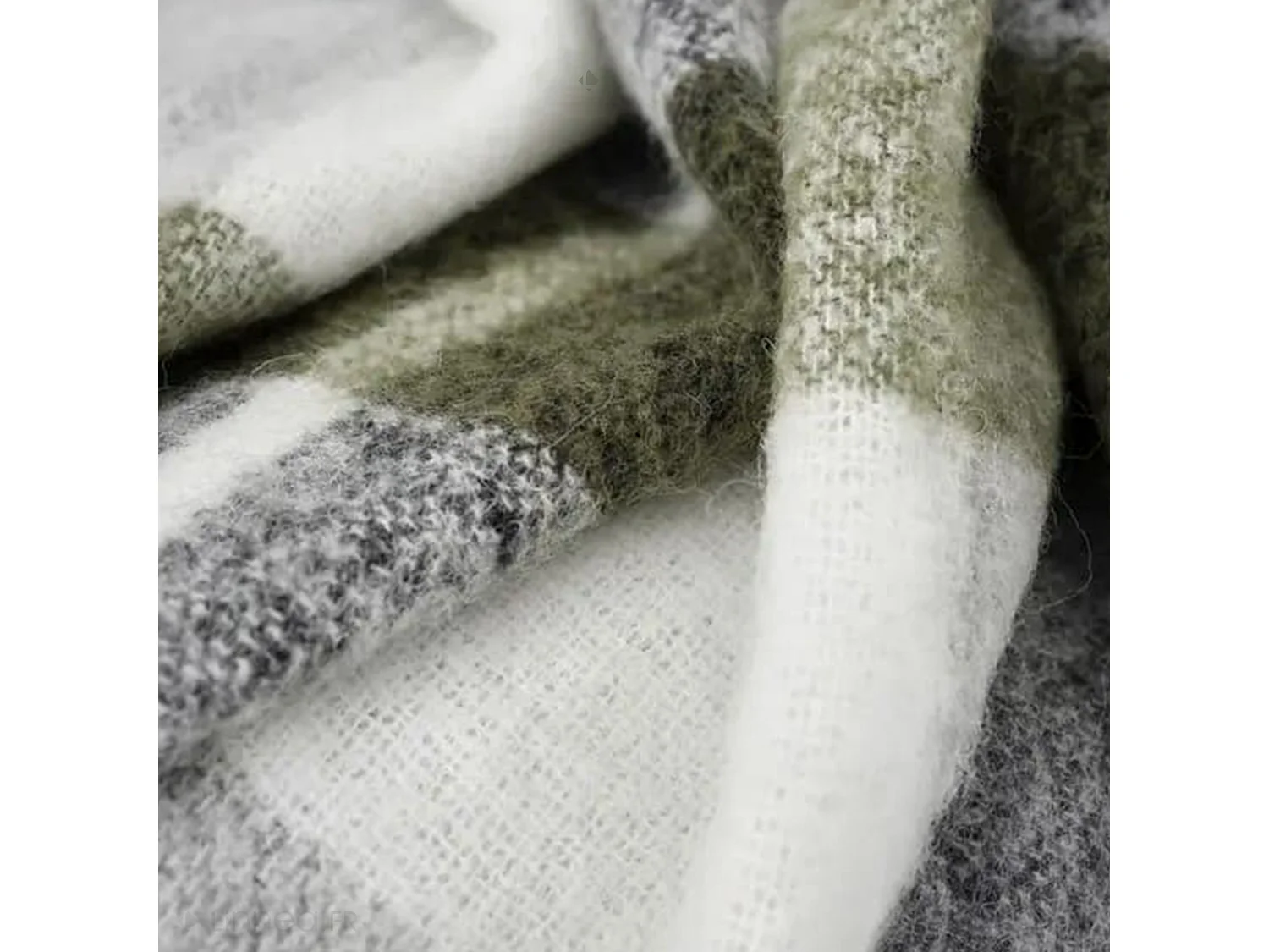 Plaid 130x180 cm ISEO en alpaga vert olive