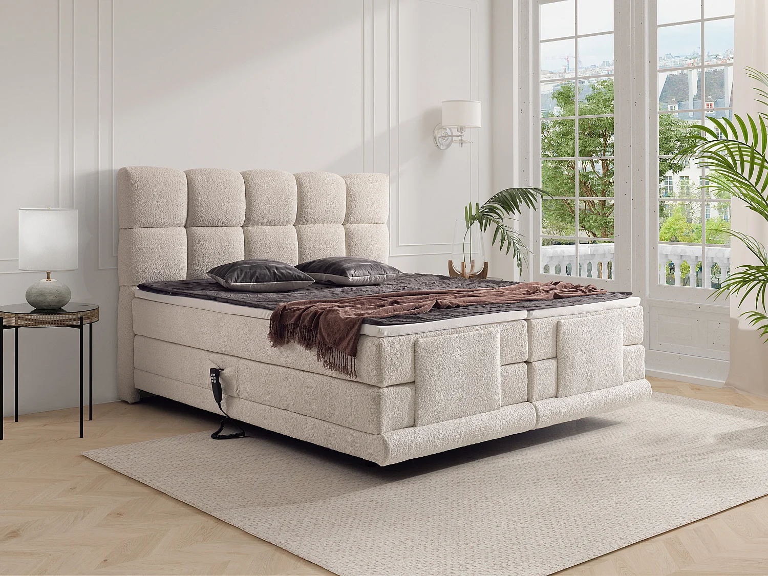 Boxspringbett mit Bett-Kopfteil + elektrisch verstellbare Lattenroste + Matratzen + Topper - 2 x 80 x 200 cm - Bouclé-Stoff - Beige - OMILA von PALACIO