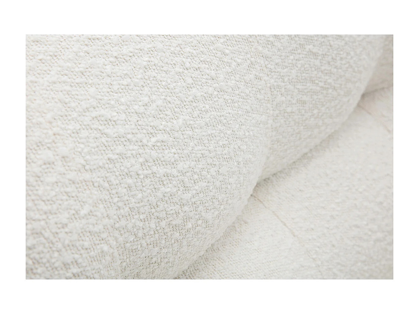 Fauteuil scandinave en tissu effet laine bouclée blanc et bois clair YUMI