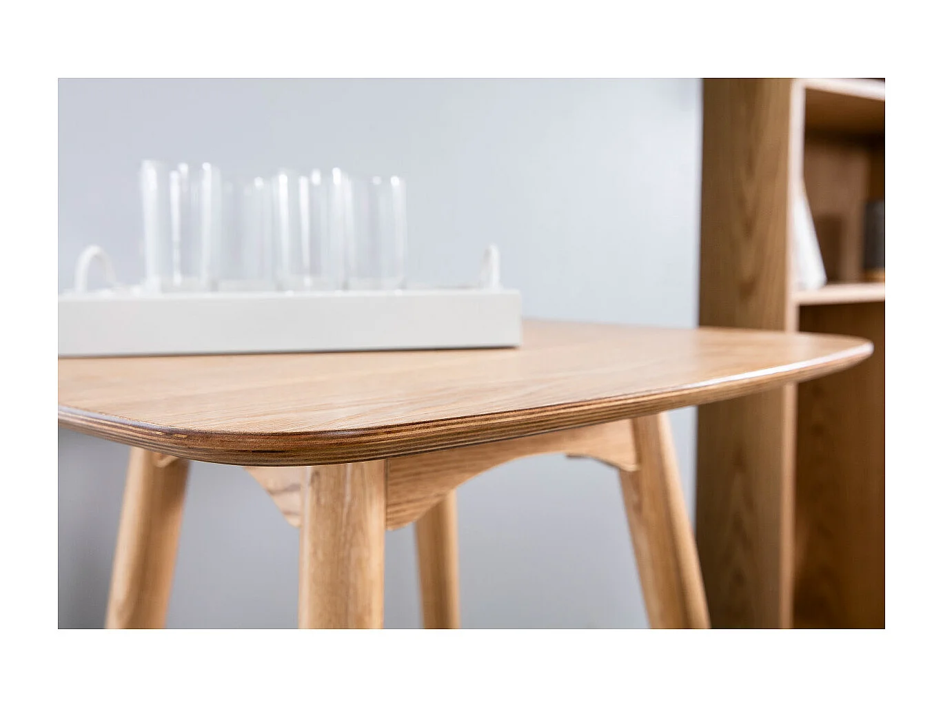 Mesa alta cuadrada fresno natural BALTIK