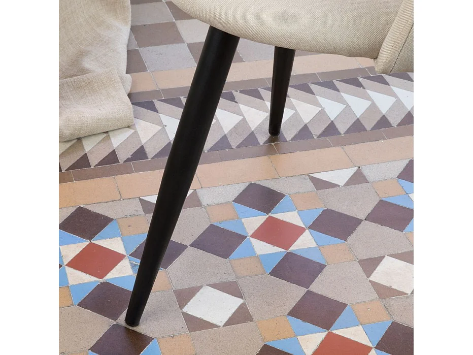 Sedia in tessuto tessuto e legno. gambe metalliche. Beige 58x78