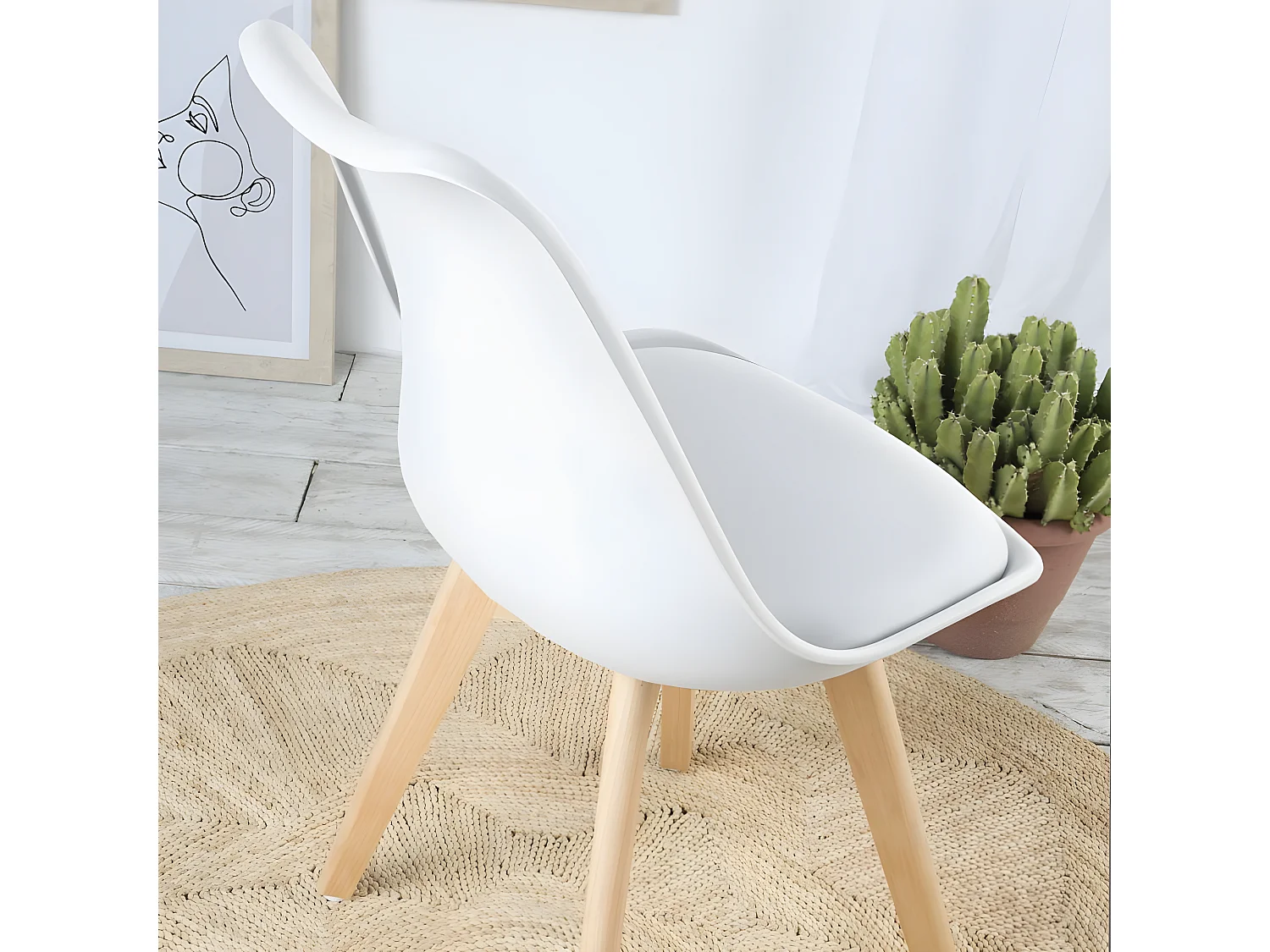 Chaise plastique et pieds en bois blanc 48x82