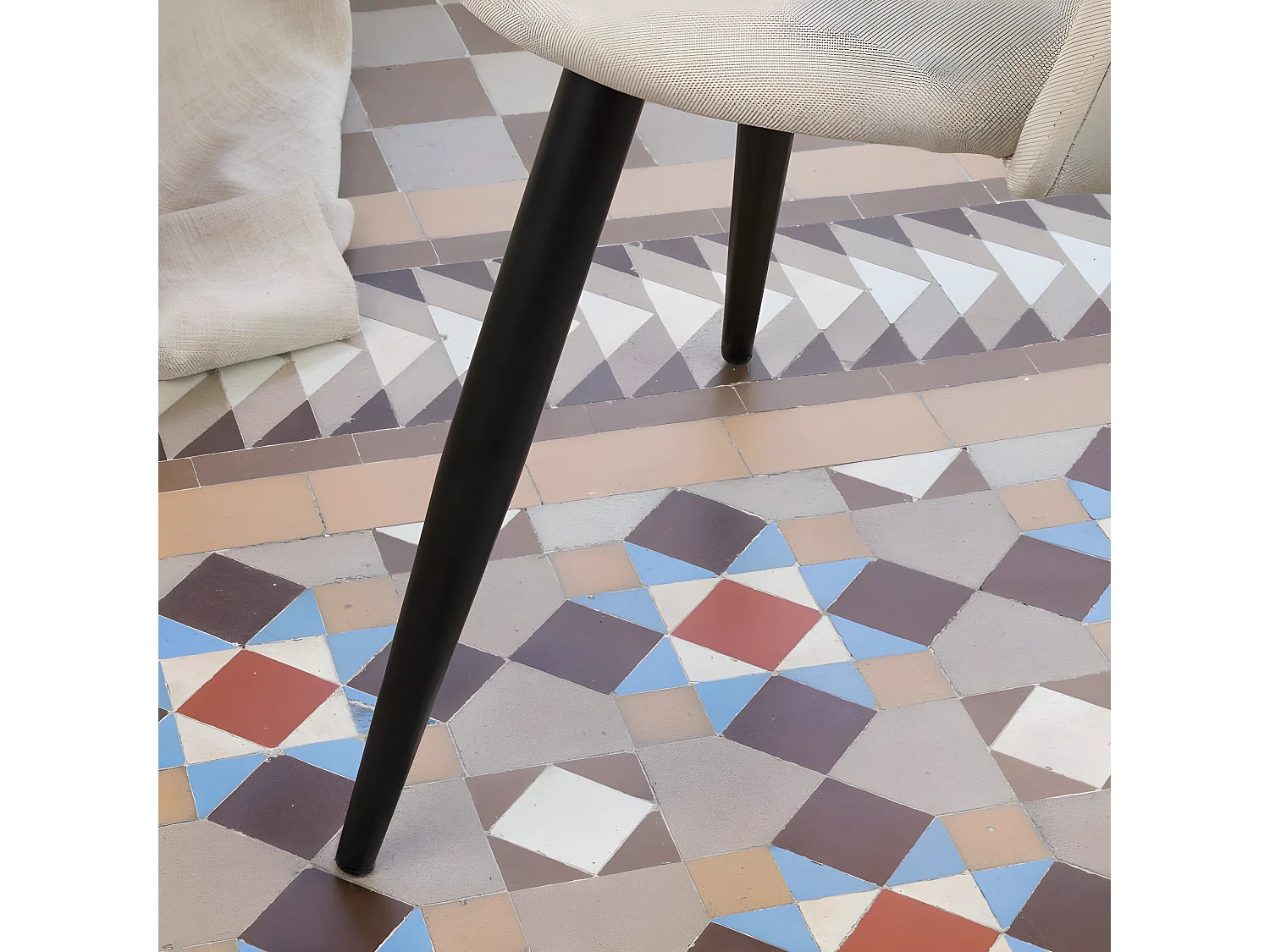 Pack Set di 4 sedie tessuto e legno. gambe metalliche. Beige 48x78