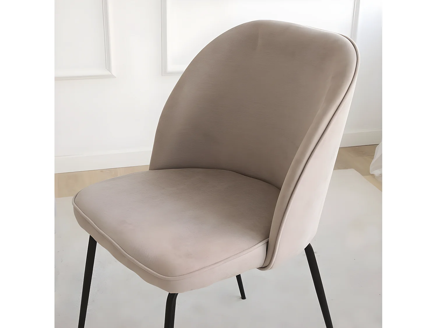 Chaise rembourrée tissu. pieds métalliques Beige (615) 48x86