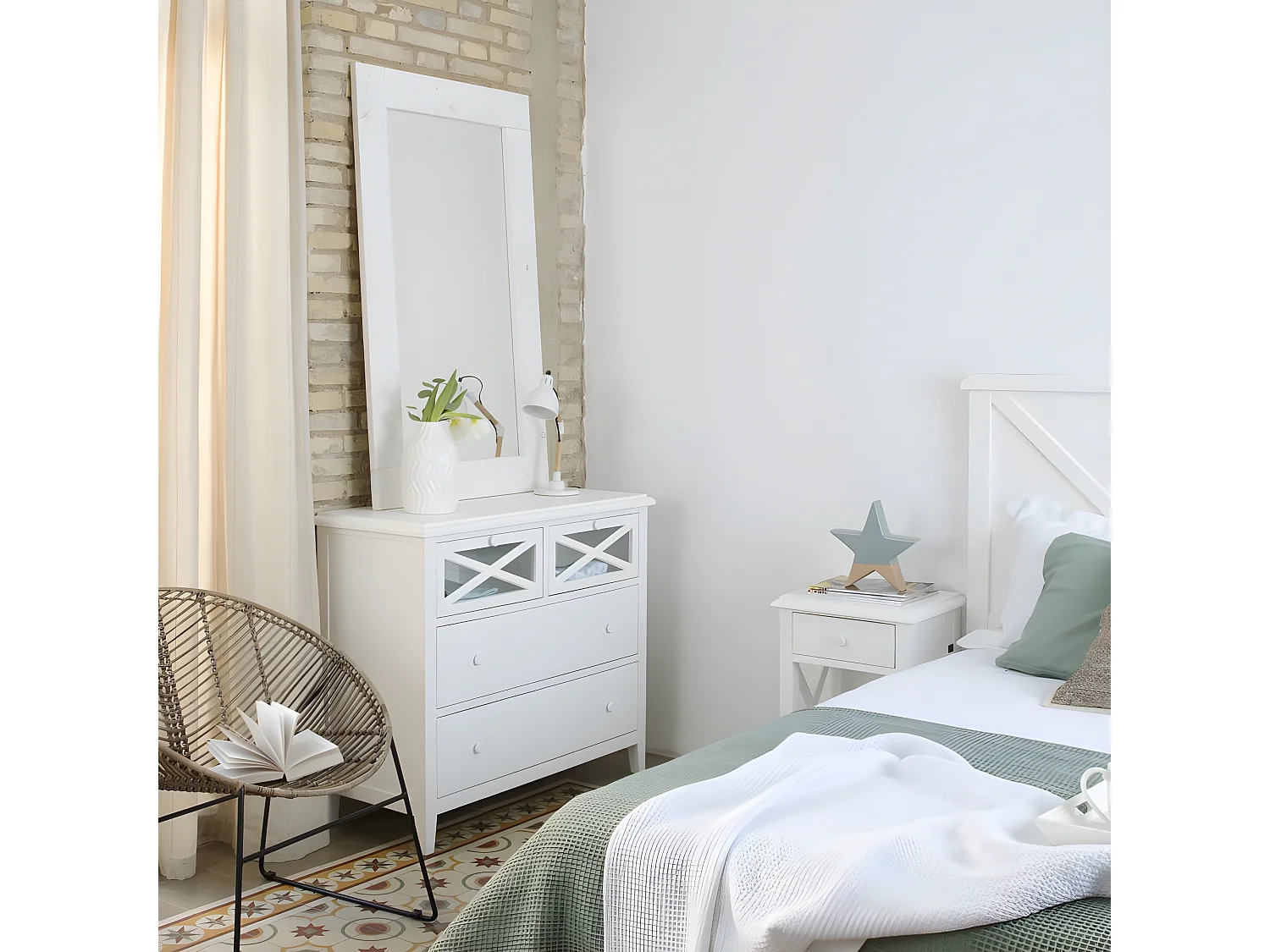 Commode en bois massif blanc 100x87