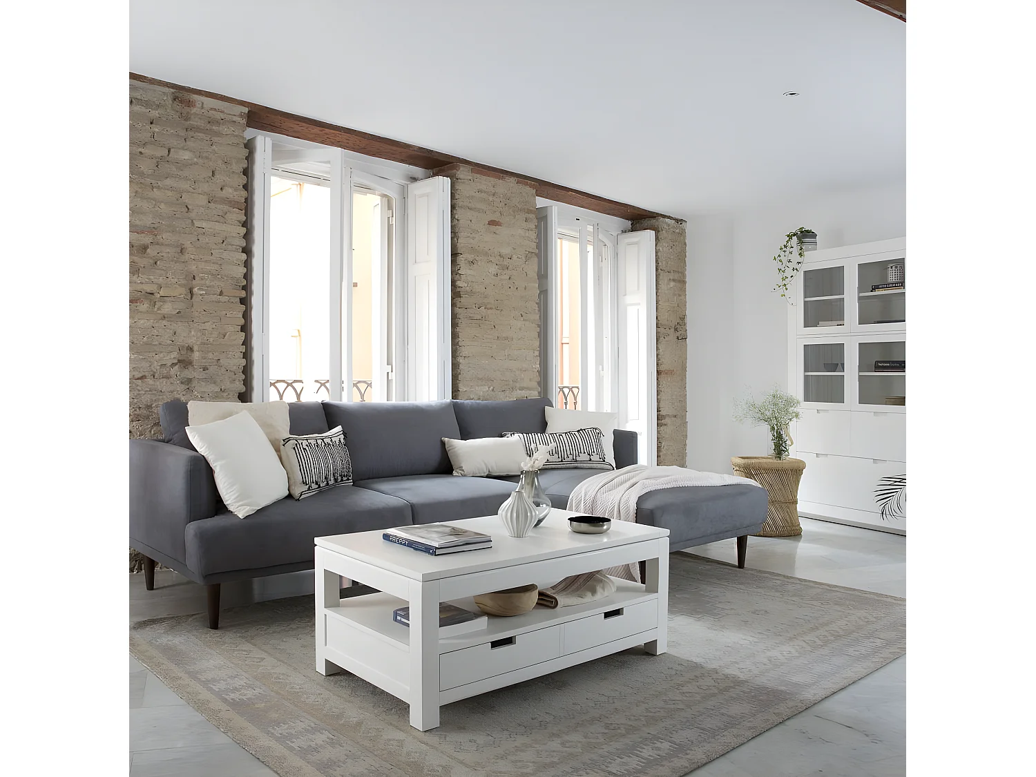 Tavolino da salotto con piano sollevabile legno massello e pannello in mdf bianco 60x45