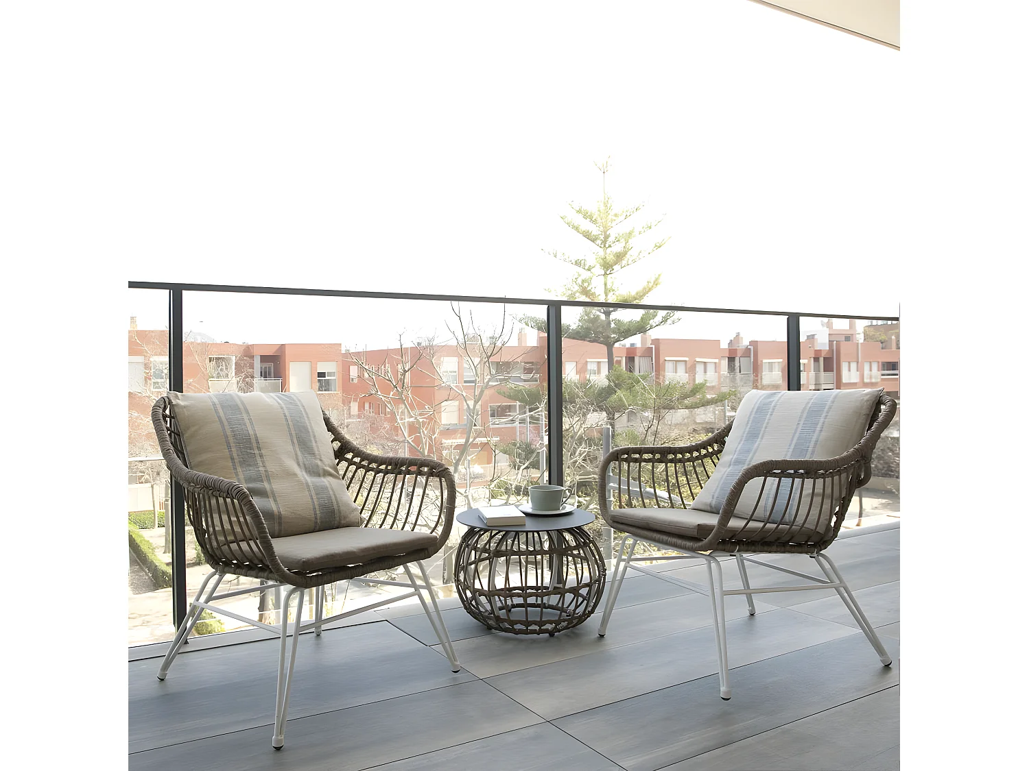 Poltrona da giardino acciaio e rattan sintetico bianco 62x76