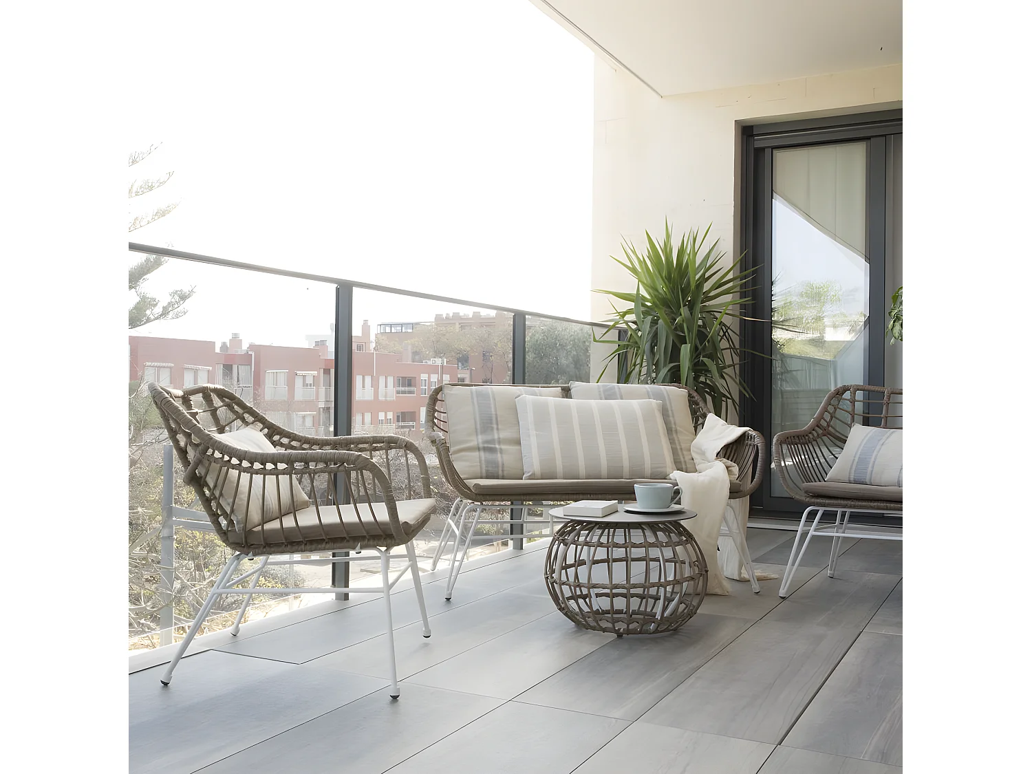 Poltrona da giardino acciaio e rattan sintetico bianco 62x76