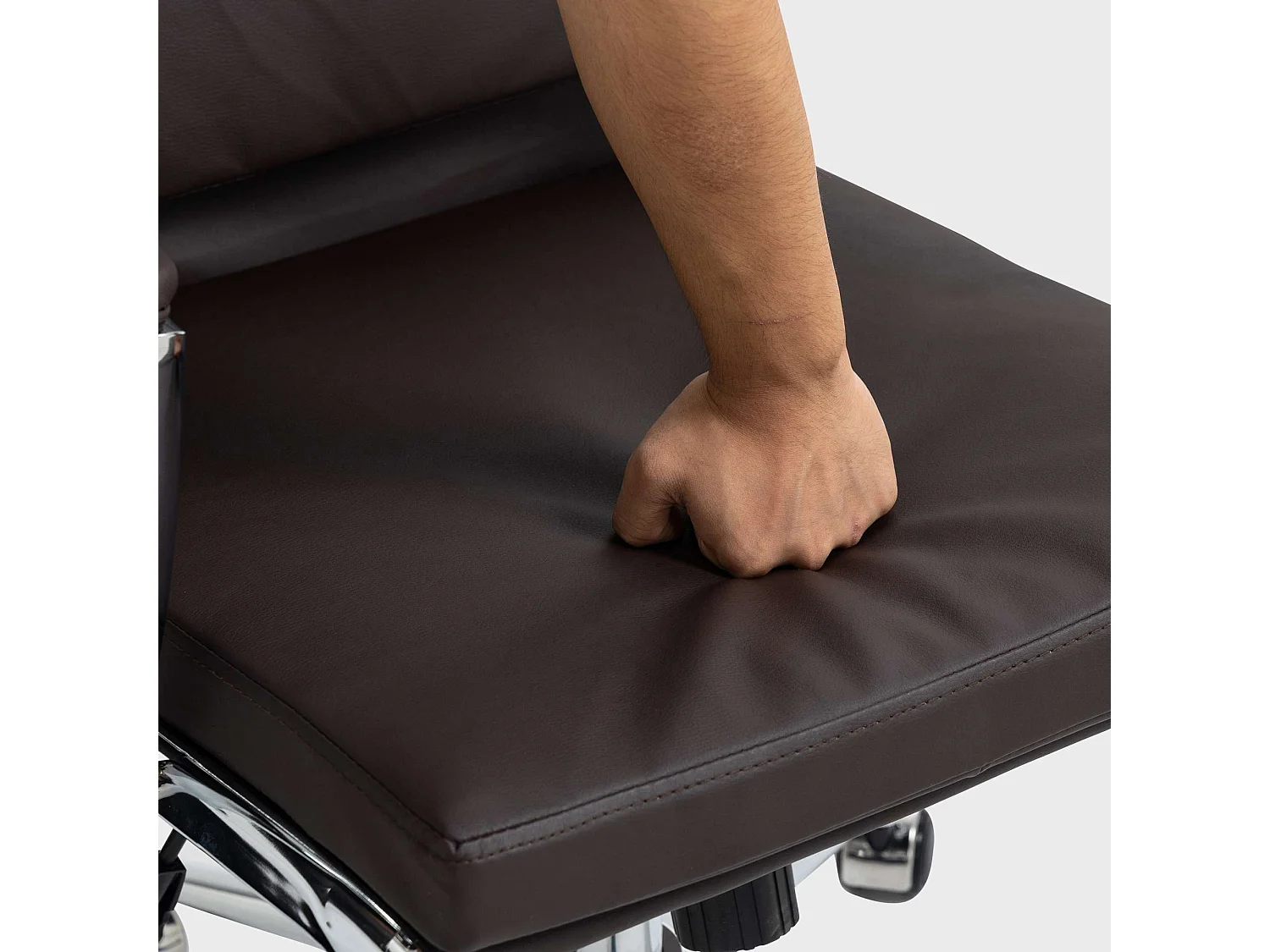 Chaise de bureau - Similicuir & Métal chromé - Marron - Cleveland