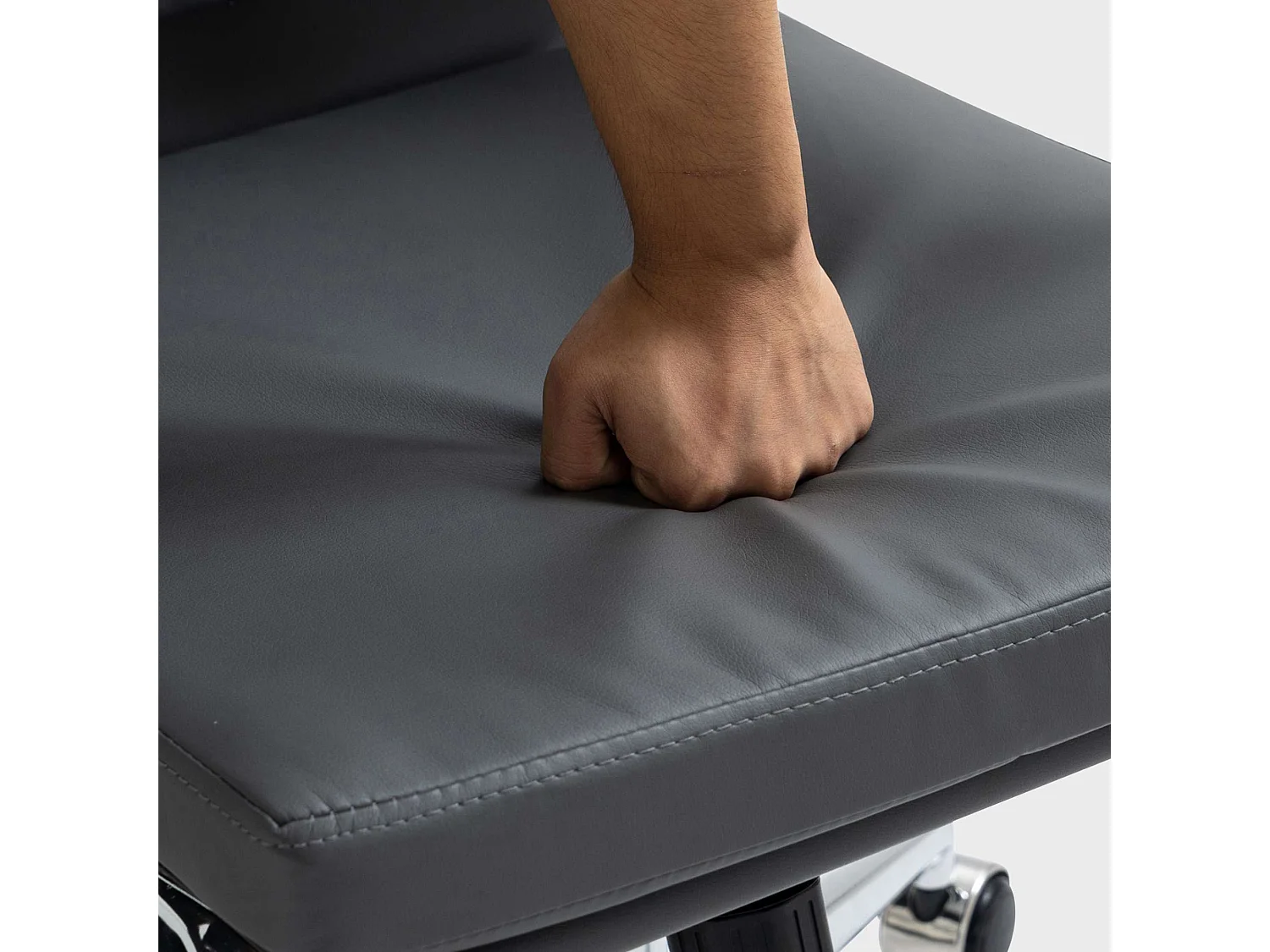 Chaise de bureau - Similicuir & Métal chromé - Gris - Cleveland