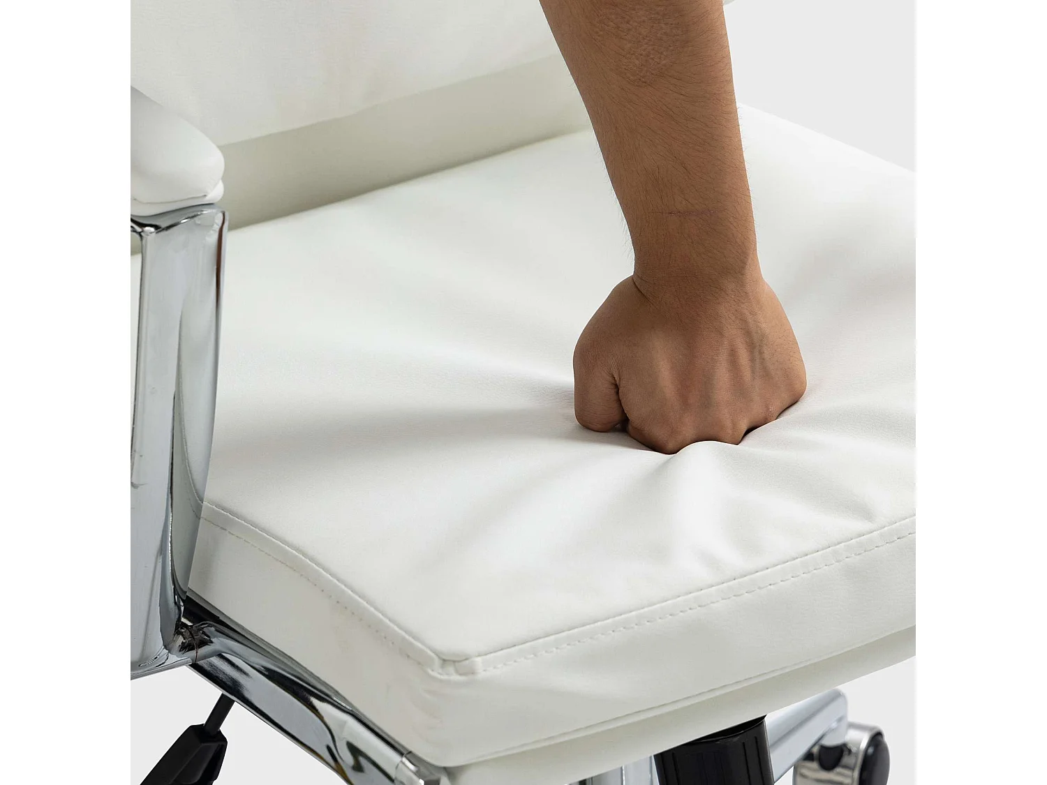 Chaise de bureau - Similicuir & Métal chromé - Blanc - Cleveland