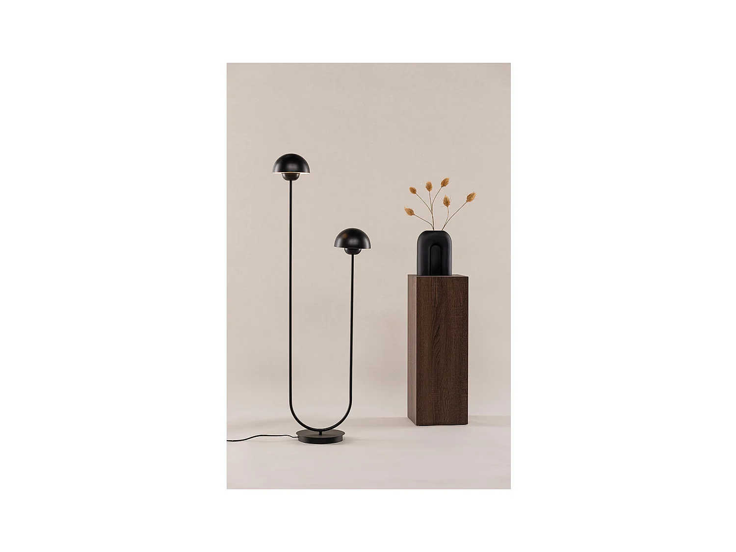 Lyckorna Beleuchtung Stehlampe 20x44x120cm schwarz.
