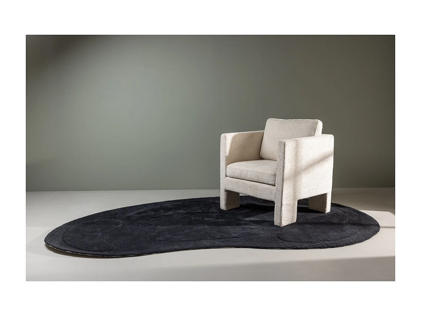 Tapis Déco Ovale en Laine "Enard" 175x290cm Noir