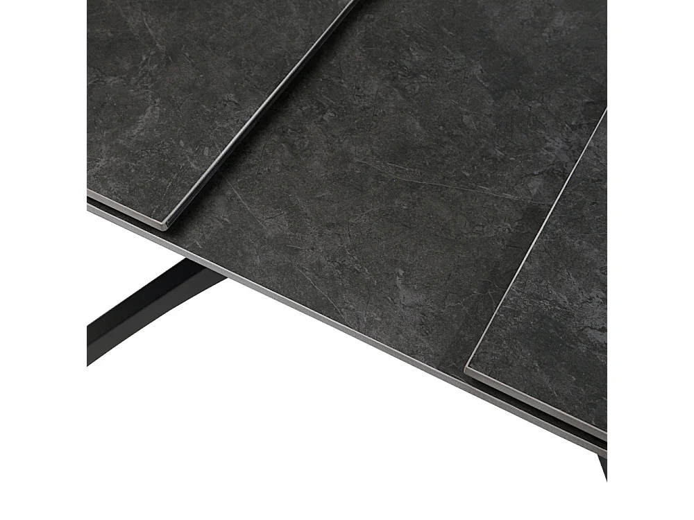 Uitschuifbare tafel voor 4/8 personen op zwarte pier 150/200x76 cm