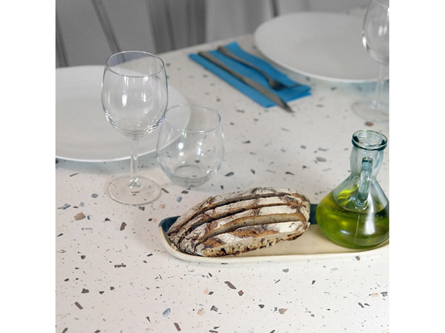 Mesa alta 60 x 60 cm - modelo Roma terrazo cassata