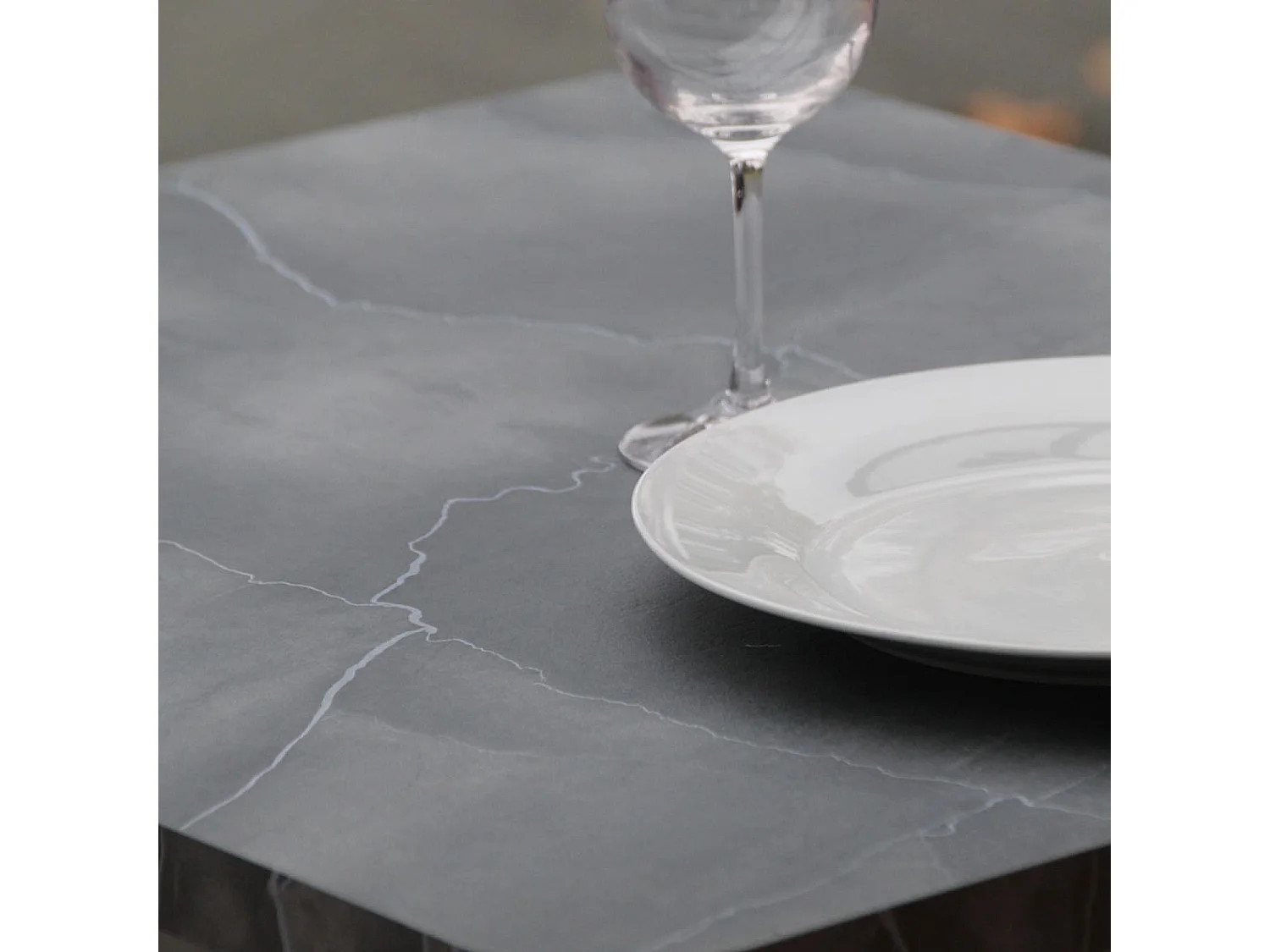 Table 120 x 70 cm - Round pied blanc lune bleue