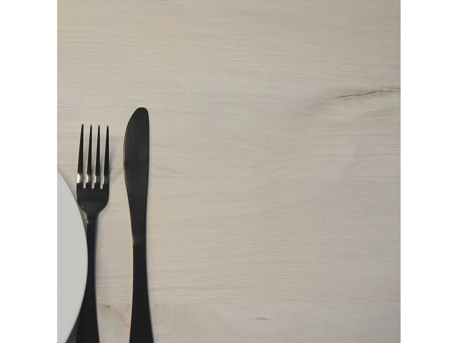 Table 70 x 70 cm - modèle Round pied blanc chêne bosco