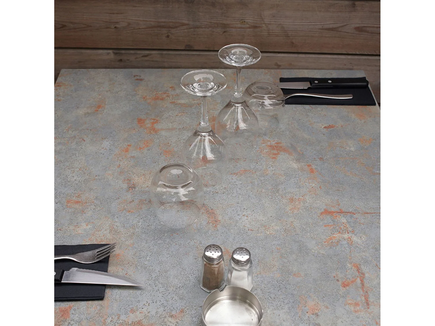 Table 70 x 70 cm - modèle Rome gris rouille