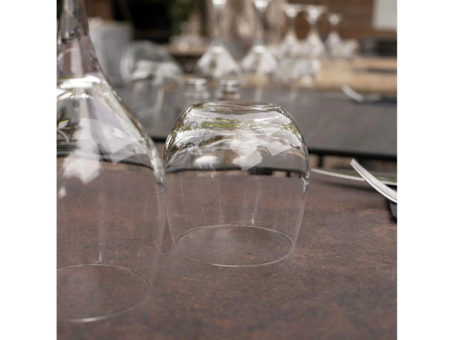 Table 70 x 70 cm - modèle Rome rouille roc