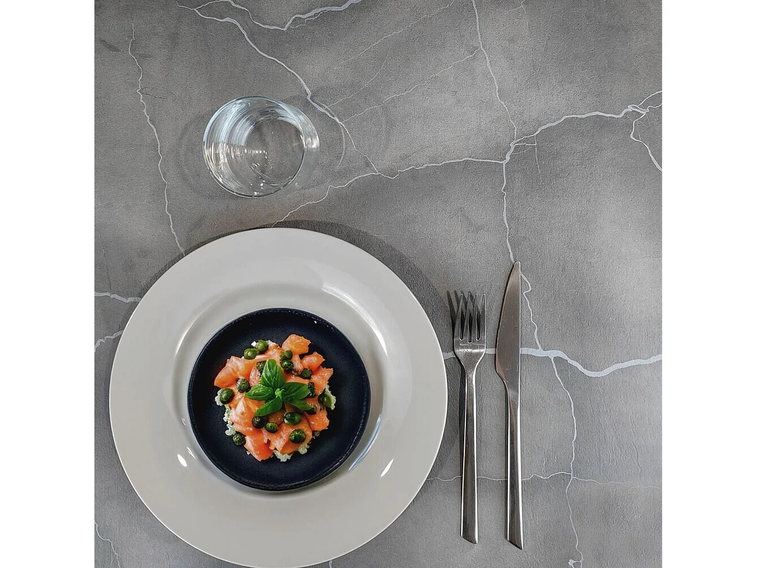 Table 70 x 70 cm - modèle Rome marbré lune bleue