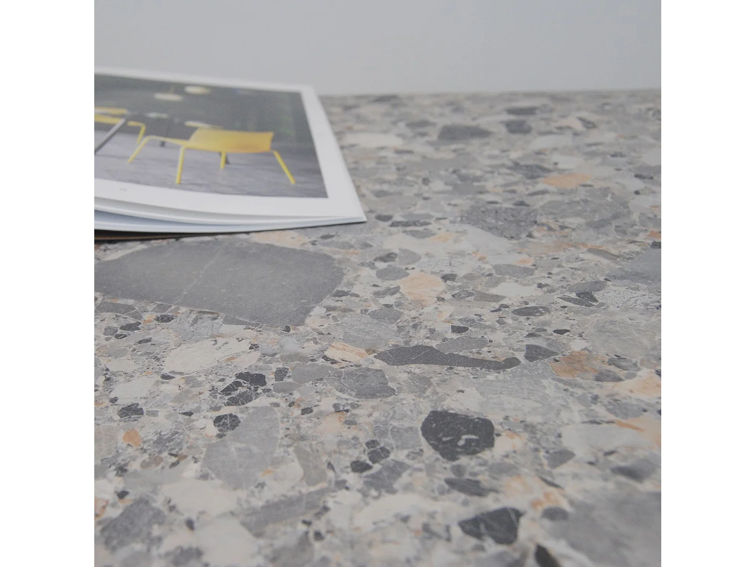 Mange-debout 60 x 60 cm - modèle Round pied blanc terrazzo cepp