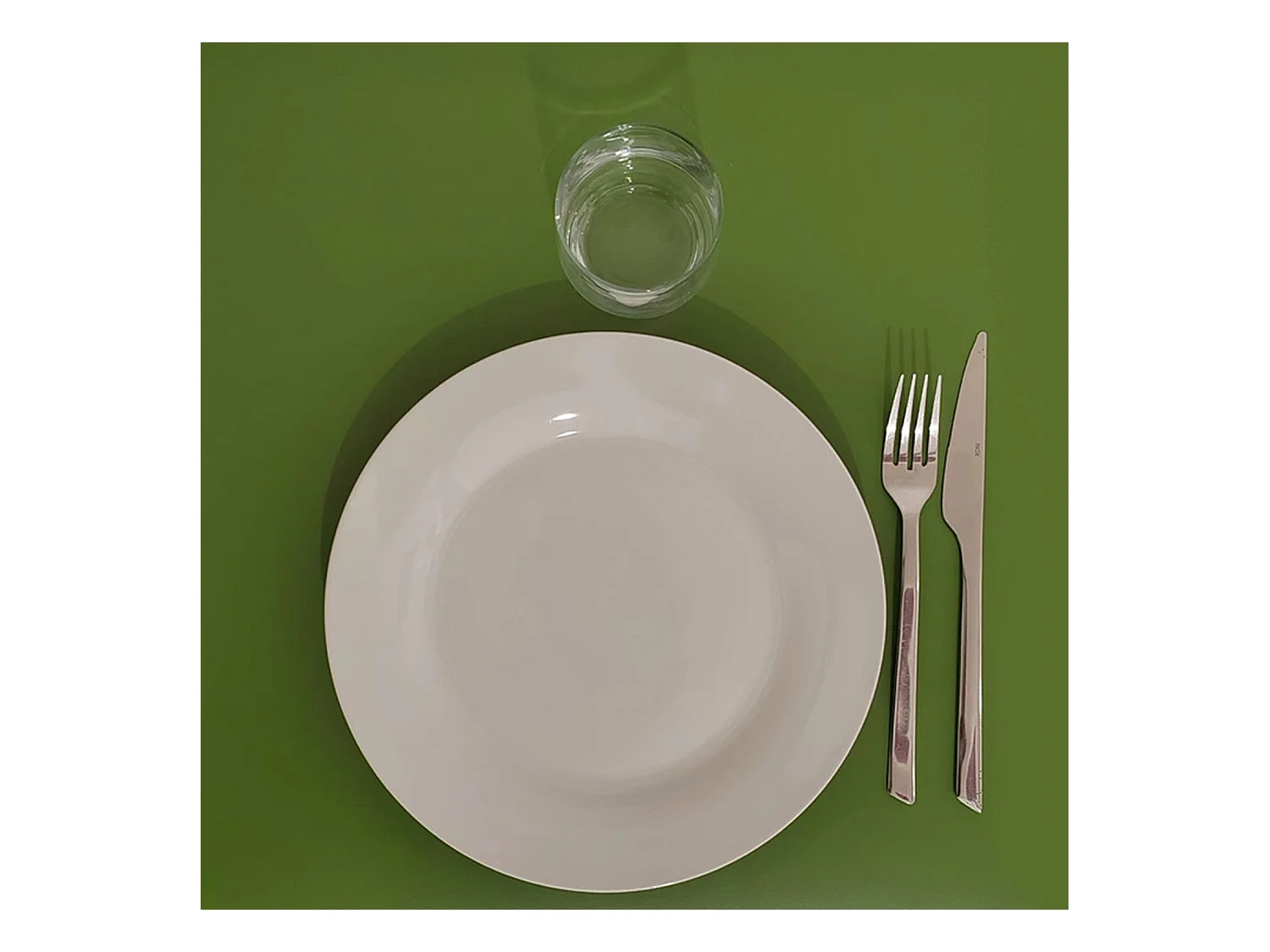 Mange-debout 60 x 60 cm - modèle Bazila vert