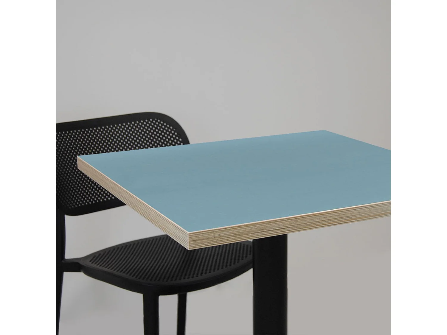 Mange-debout 60 x 60 cm - modèle Bazila bleu cèdre chants bois