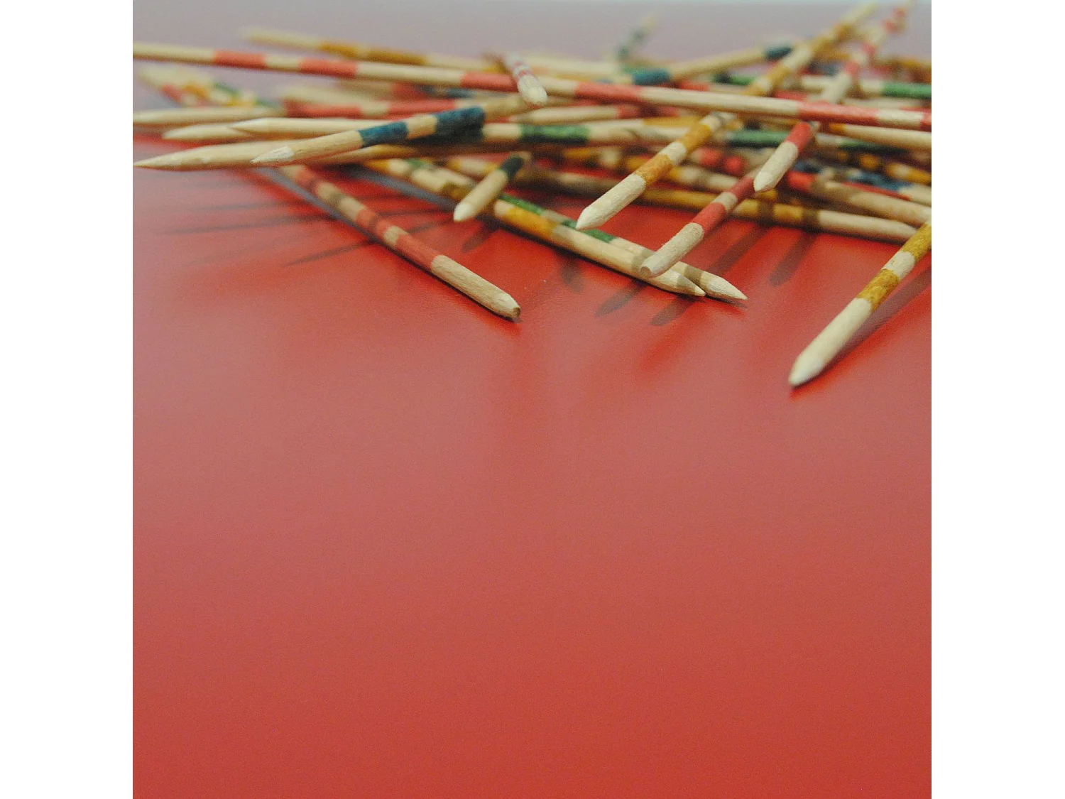 Mesa alta 60 x 60 cm - modelo Bazila cantos madera roja