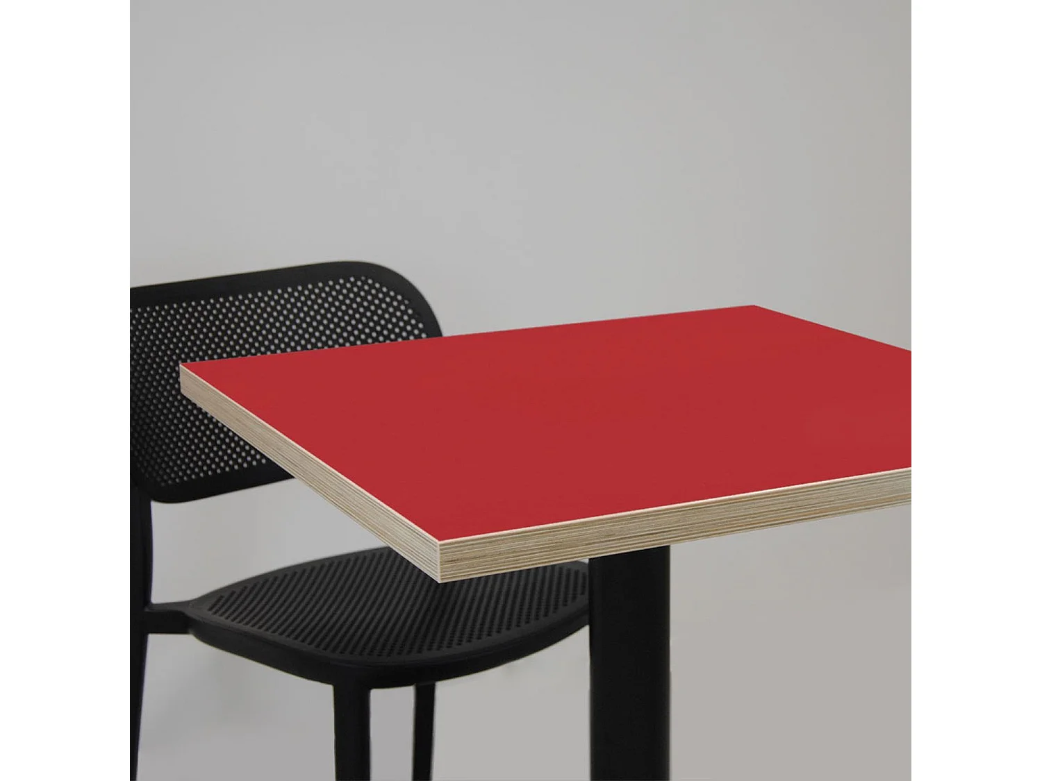 Mesa alta 60 x 60 cm - modelo Bazila cantos madera roja
