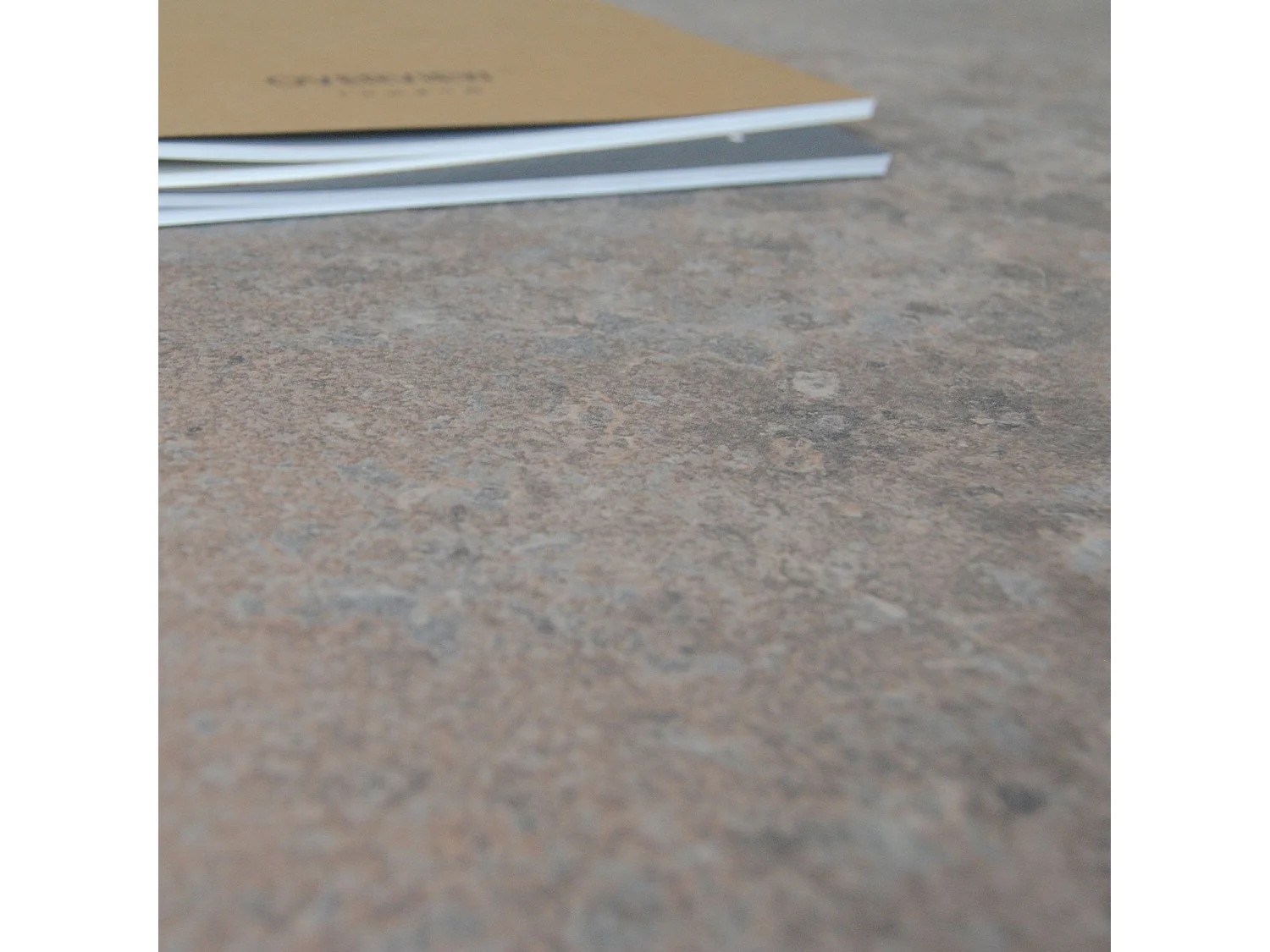 Mesa de pie 60 x 60 cm - Modelo Dina caldeira